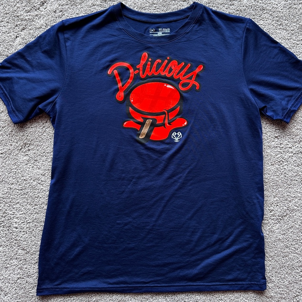 Essentially New Boys Under Armour D-licious Navy & Neon HeatGear Basketball Tee